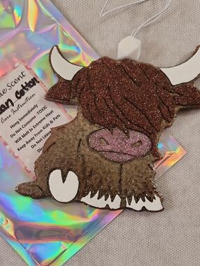 Glitter Highland Cow Freshie- Brown & Pink